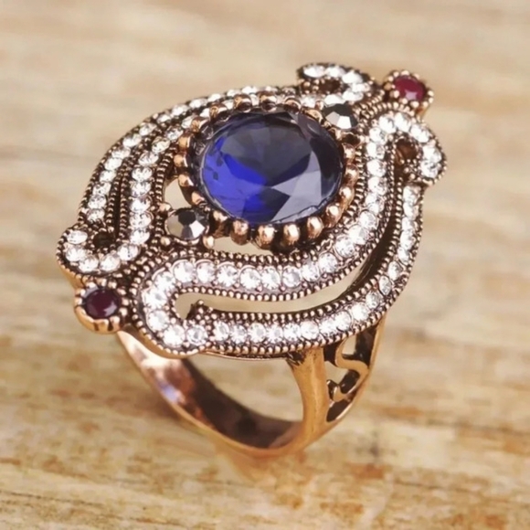 Turkish Ring with Modern Design - Picture 1 of 1